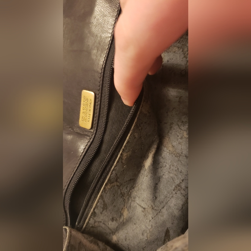 BALLY Quilted Chain Shoulder Bag Lambskin leather Black - Picture 9 of 13